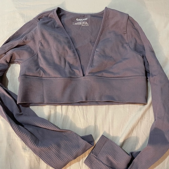 SOLD BUNDLE OF TOPS!!! (16) - Picture 9 of 16